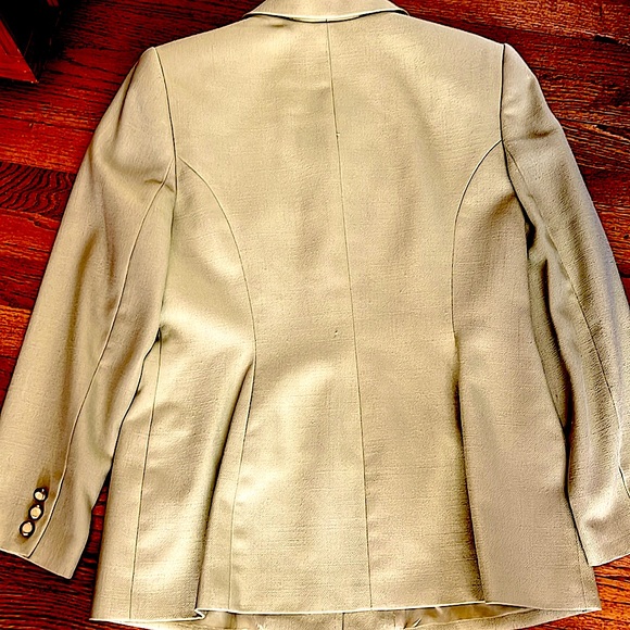 The IT color soft green transitional suit.10p.Lined.Beautiful gold/enamelbuttons - Picture 5 of 8